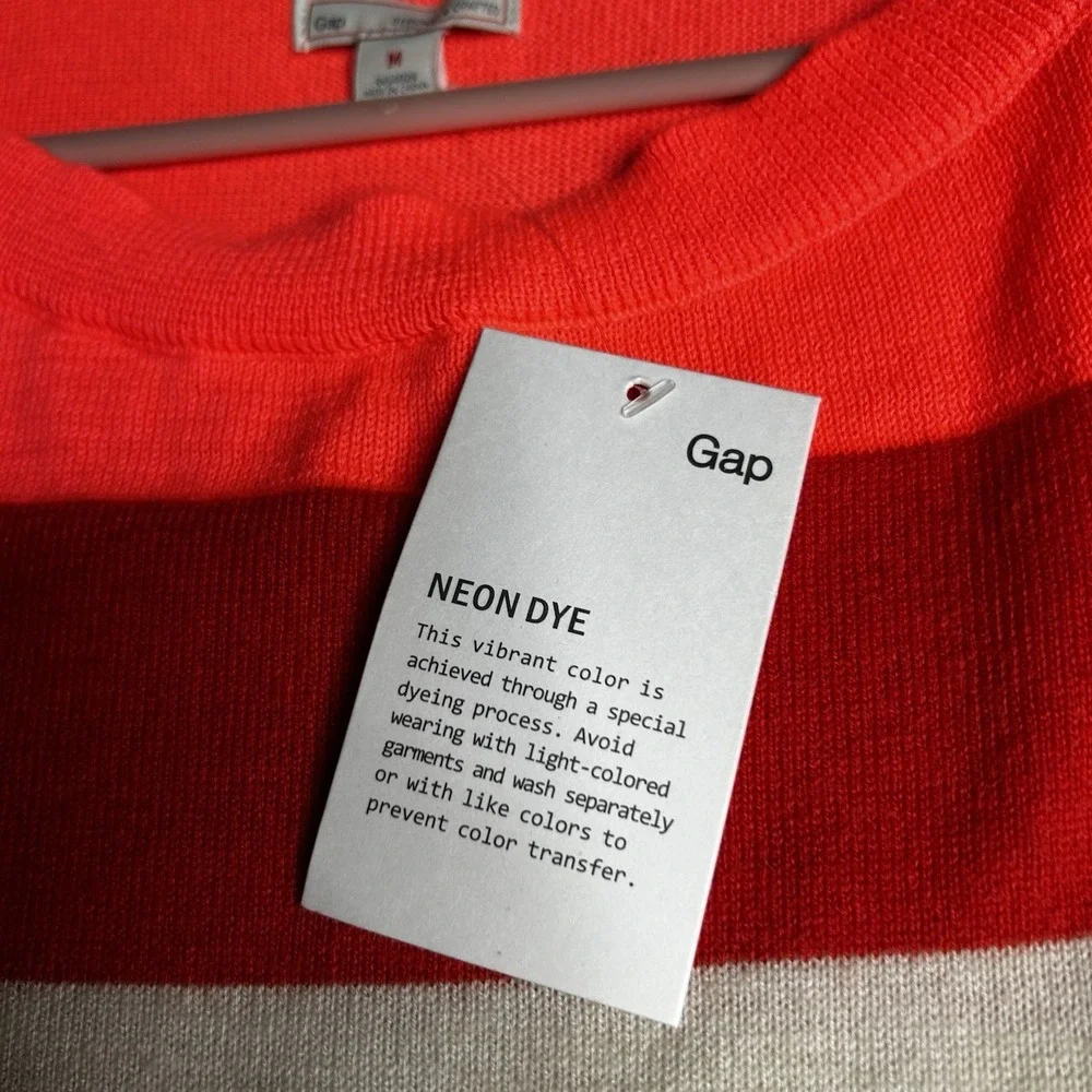 GAP womens striped